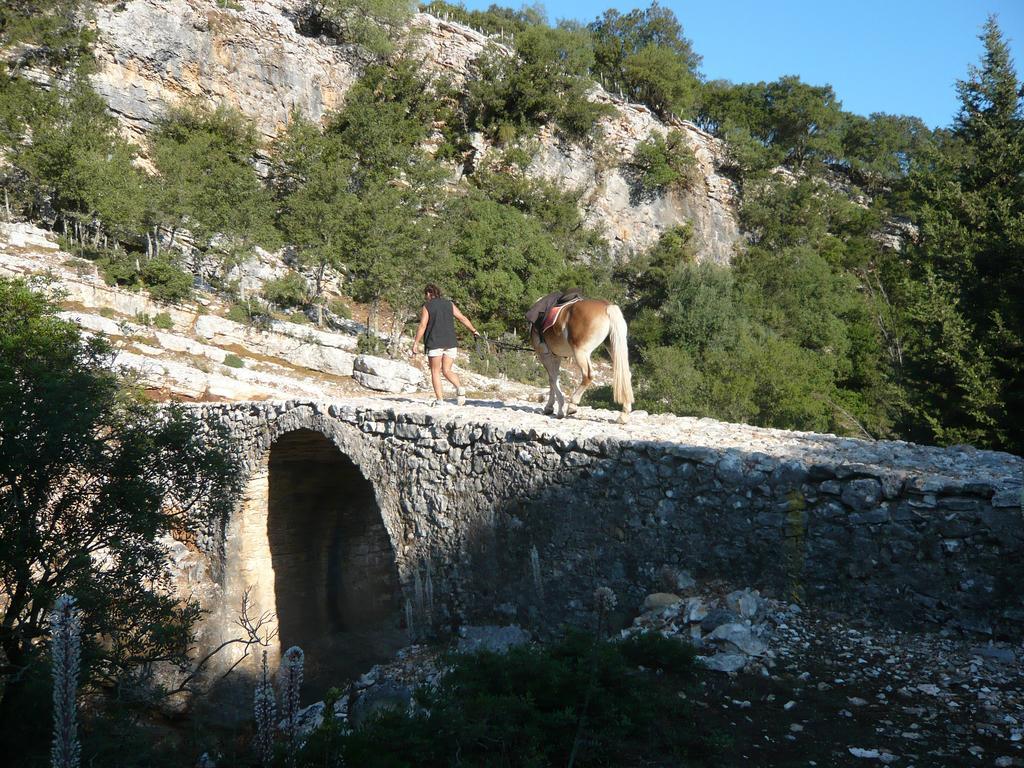 Kalypso & * Karavomylos
