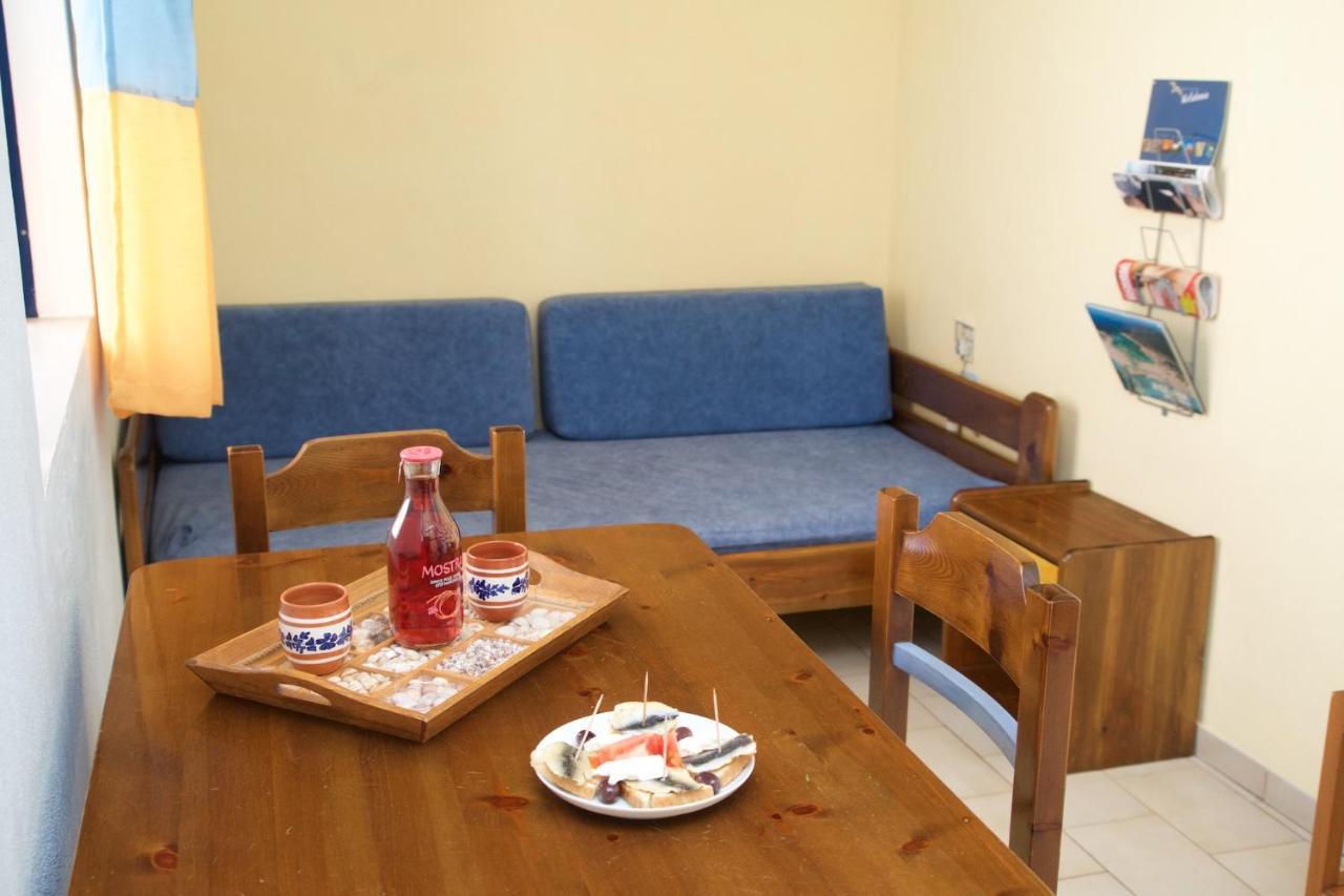 Kalypso Studios & Apartment